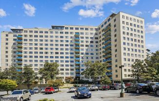 Renovated 2 bedroom, 1 bath with lots of natural light.