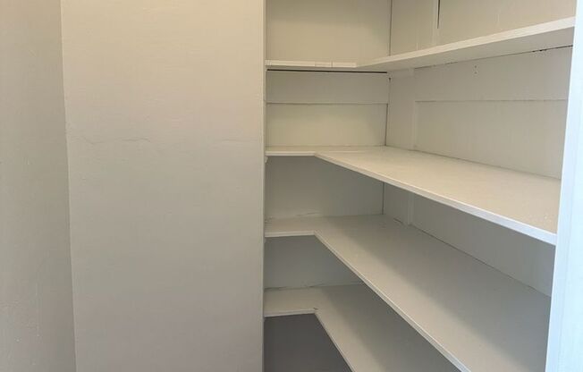 Studio, 1 bath, 413 sqft, $1,425, Unit Royal York 1015