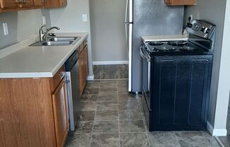 2 beds, 1 bath, 720 sqft, $1,300, Unit 1075301
