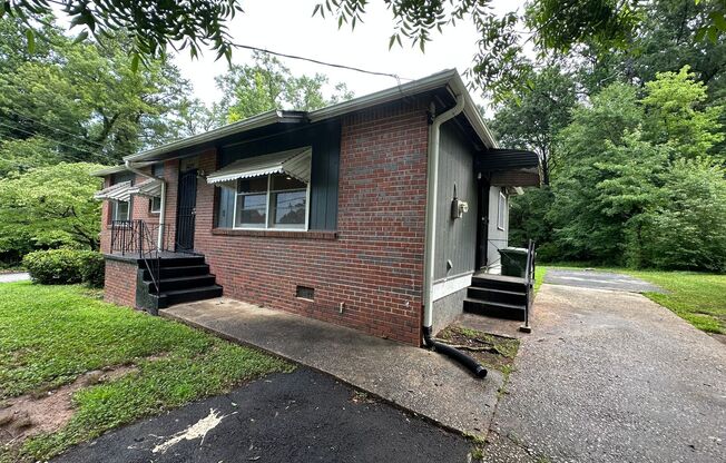 Charming 3 Bedroom 1 Bath Home in Atlanta