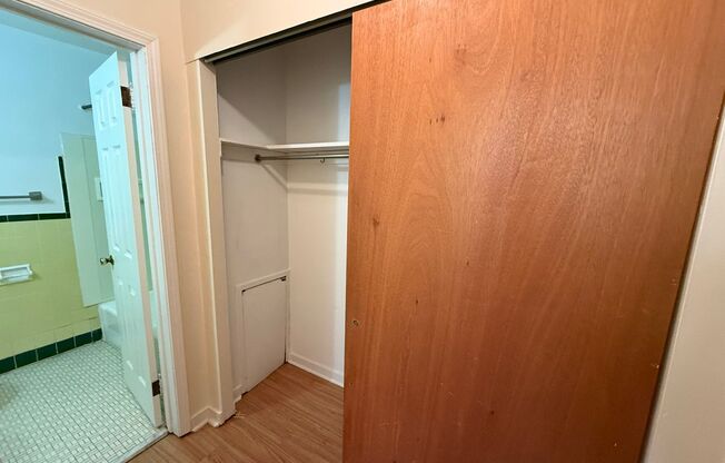 Studio, 1 bath, 487 sqft, $1,250, Unit Fifth 206