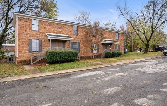 Your Dream Home Awaits! Spacious 2 Bed, 1.5 Bath Apartment in Prime Location near Downtown Van Buren