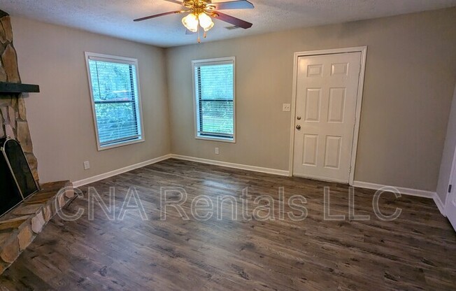 1050 MATHEWS CT SE