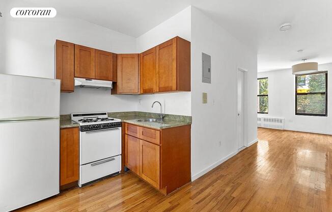 10 FT GREENE PL