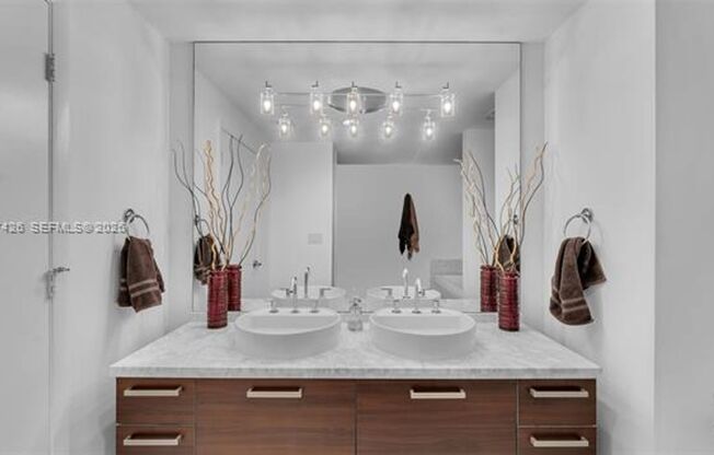 2 beds, 2 baths, $3,700, Unit # 1910