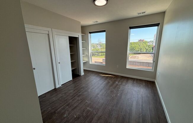2 beds, 2 baths, 957 sqft, $1,895, Unit 526 - B1182 Corner Unit