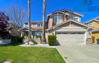 2-Story 4 Bedroom Home in Tracy!