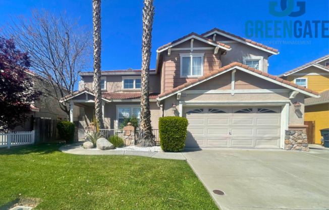 2-Story 4 Bedroom Home in Tracy!