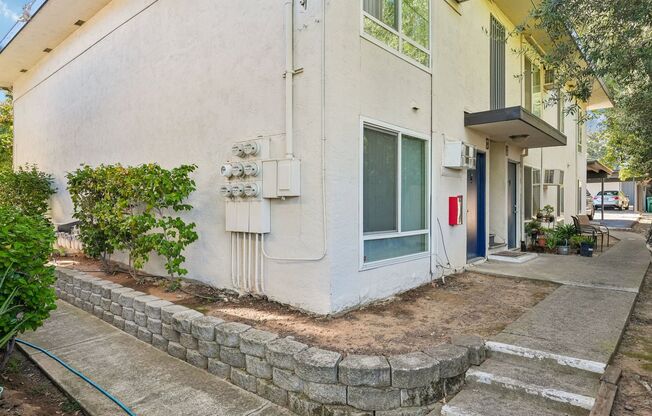 Studio, 1 bath, 366 sqft, $1,225, Unit 48
