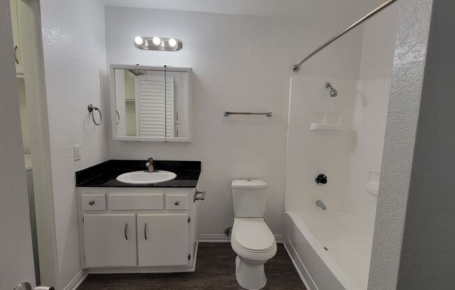 1 bed, 1 bath, 694 sqft, $2,400, Unit 109