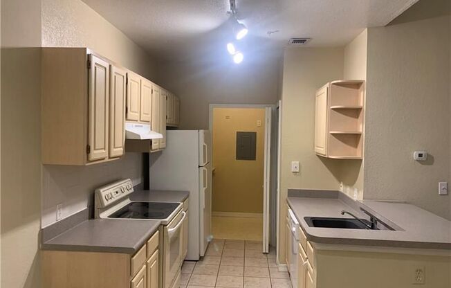 5521 LEGACY CRES PL