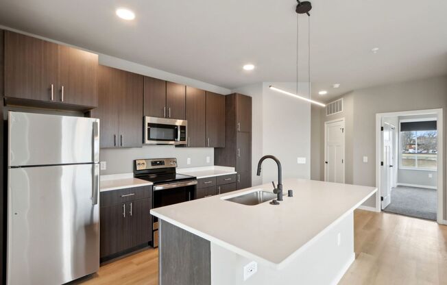2 beds, 2 baths, 1,225 sqft, $2,520, Unit 5604-201