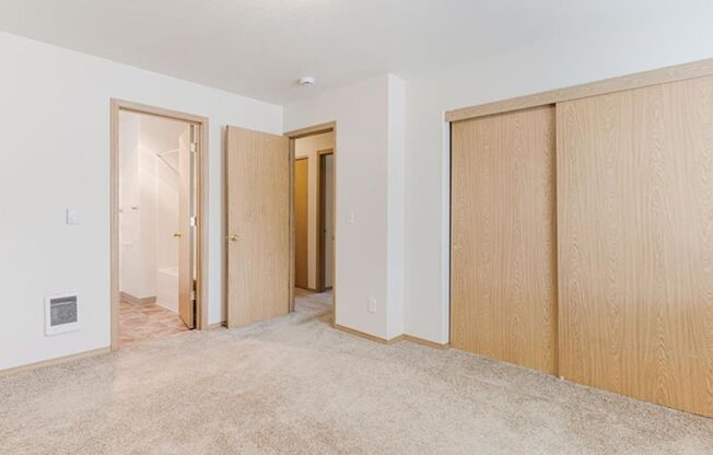3 beds, 2 baths, 1,018 sqft, $1,995, Unit 10