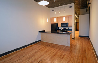 1 bed, 1 bath, 690 sqft, $1,320, Unit Unit 303