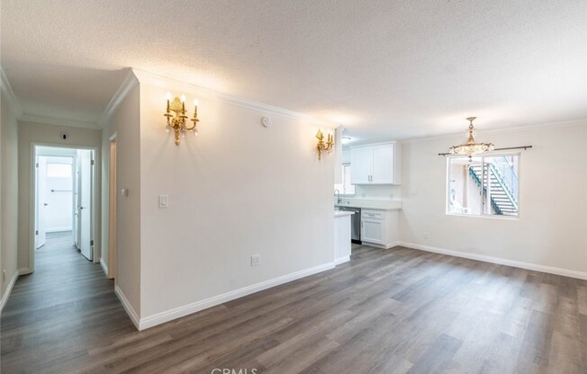 6520 SHIRLEY AVE