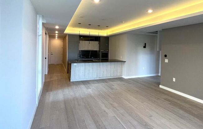 2 beds, 2 baths, 840 sqft, $2,700, Unit Unit 407