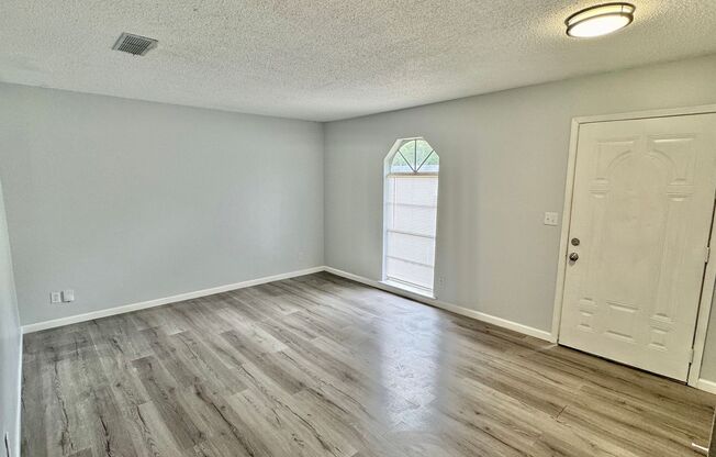 Charming 3-bedroom waiting to be yours !!