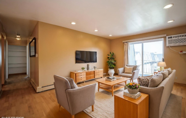 974 CRABAPPLE DR