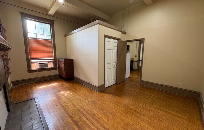 420 COLLEGE ST