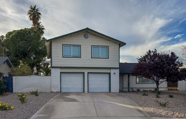 Move-In Ready 3-Bedroom with Pool / Lawn and Pool Service Included!