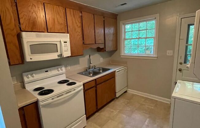 2 beds, 1 bath, $995, Unit 1409