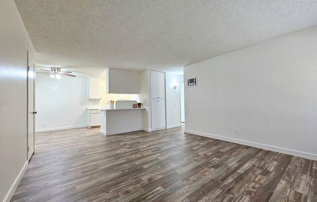 2 beds, 1 bath, 858 sqft, $2,125, Unit 119