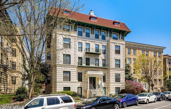 Great Terrace Level 1BD/1BA in Heart of Adams Morgan, NW DC