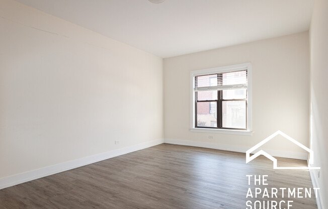 821 W Waveland Ave