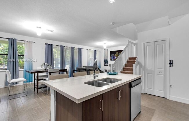 5113 NW 52ND ST #5113 TAMARAC, FL 33319