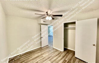 404 WOODCREEK DR
