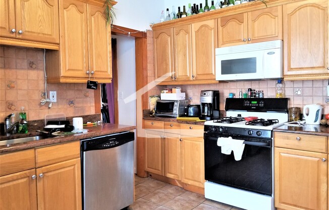 6 LITCHFIELD RD