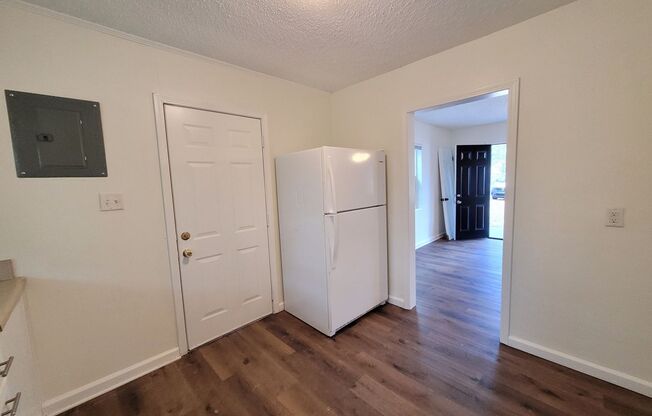 3 beds, 1 bath, $1,195