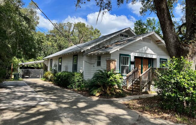 Freshly Remodeled 4 Bedroom 1.5 Bathroom Single Family Home Located Off of Park Ave. This Gem has over 2,800 SQ FT!