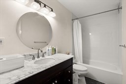 2 beds, 2 baths, 1,265 sqft, $4,000, Unit 805