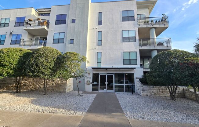 2 beds, 2 baths, $2,500, Unit UNIT # 209