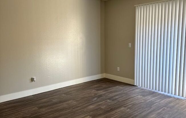 1 bed, 1 bath, 714 sqft, $1,895, Unit 040