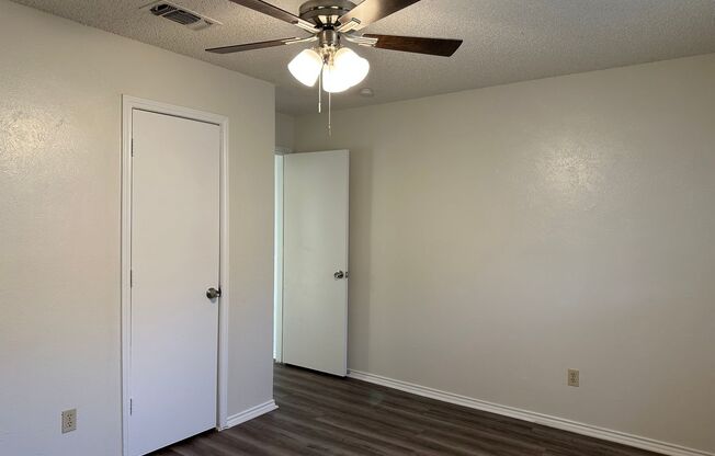 3 beds, 2 baths, $1,650