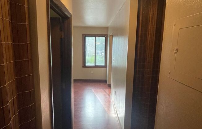 1 bed, 1 bath, $580, Unit 208