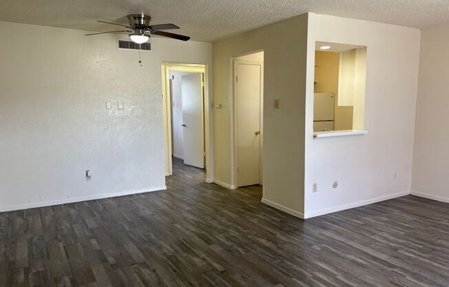 1 bed, 1 bath, 650 sqft, $950