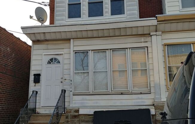 Modern & Comfortable Lawncrest home-North East Philadelphia
