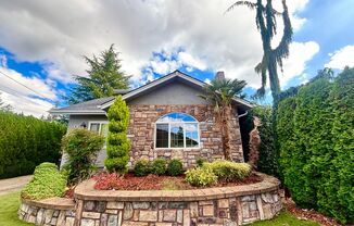 Charming 4-Bedroom Home in Vibrant Lents Neighborhood - Cozy Fireplace & Private SAUNA!