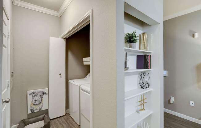 1 bed, 1 bath, 806 sqft, $1,356