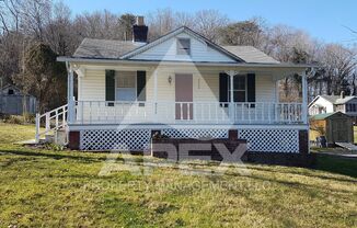 Charming 2 Bd | 1 Ba Single Family Home in North Knoxville!