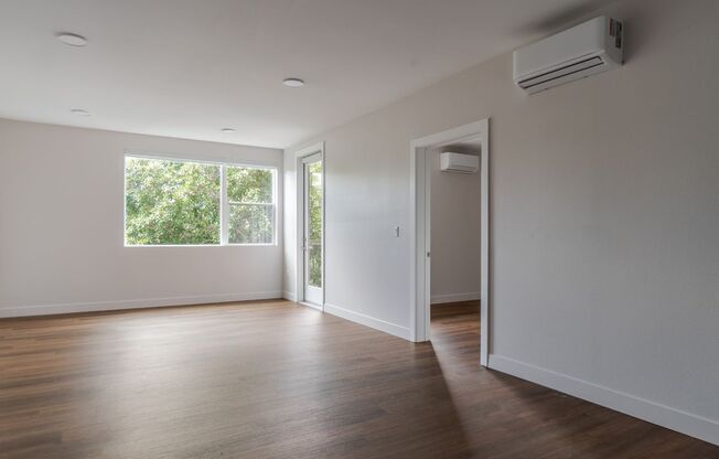1 bed, 1 bath, $2,275, Unit 403