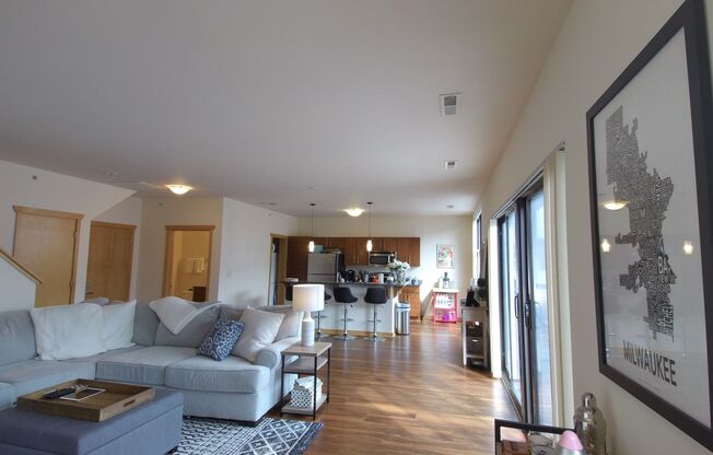 2 beds, 2.5 baths, 1,560 sqft, $3,295, Unit 402