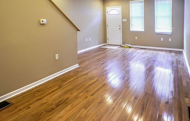 Two Bed Point Breeze Townhouse