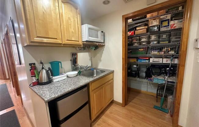 Studio, 1,140 sqft, $4,500