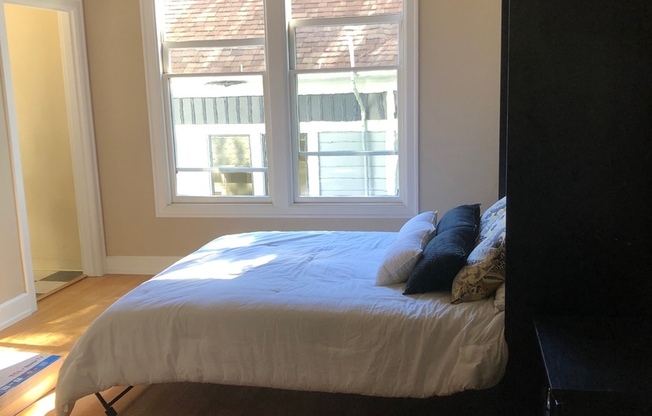 Studio, 1 bath, 400 sqft, $995, Unit #6