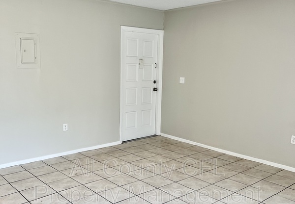 6065 VLG CIR