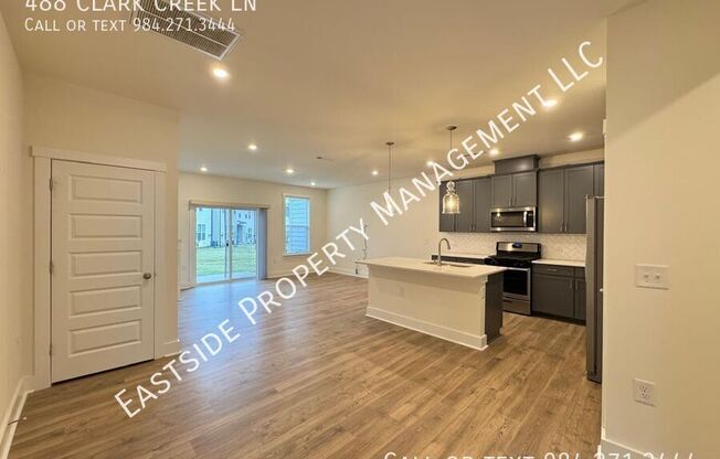 488 CLARK CRK LN